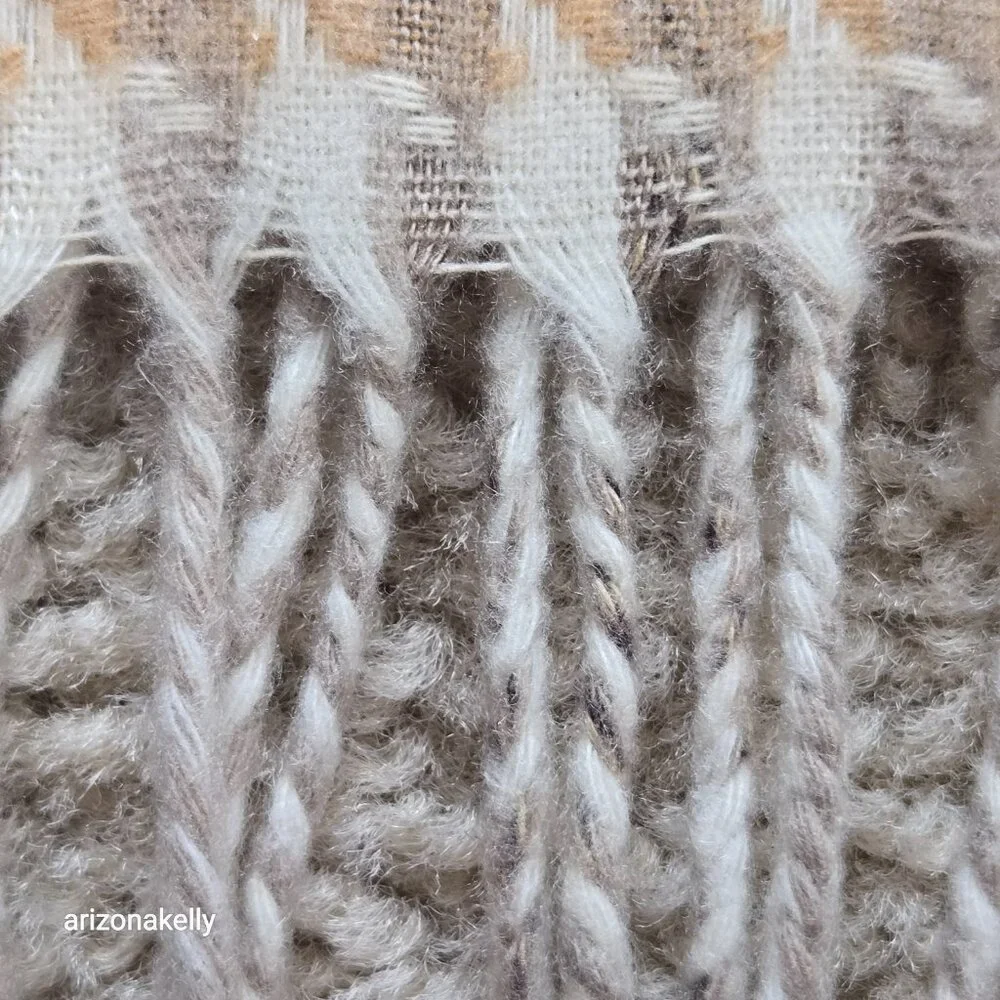 NWOT Houndstooth Woven Scarf Tan Ivory Brown Soft
